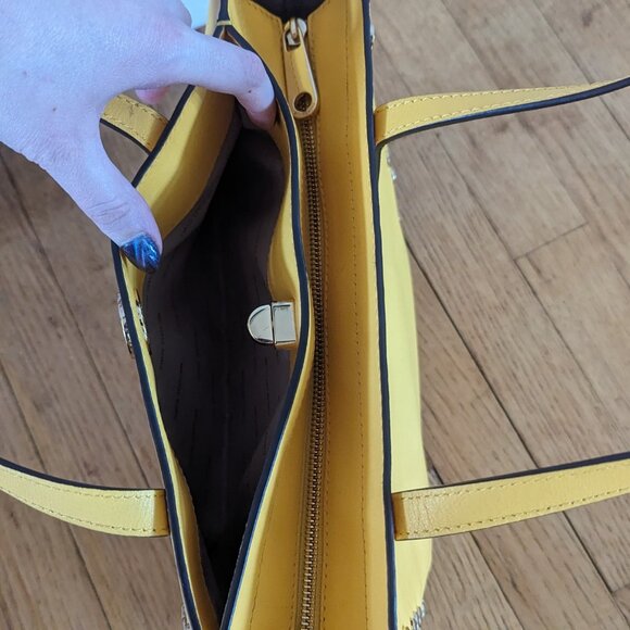 Michael Kors Rivington Tote - Picture 3 of 9